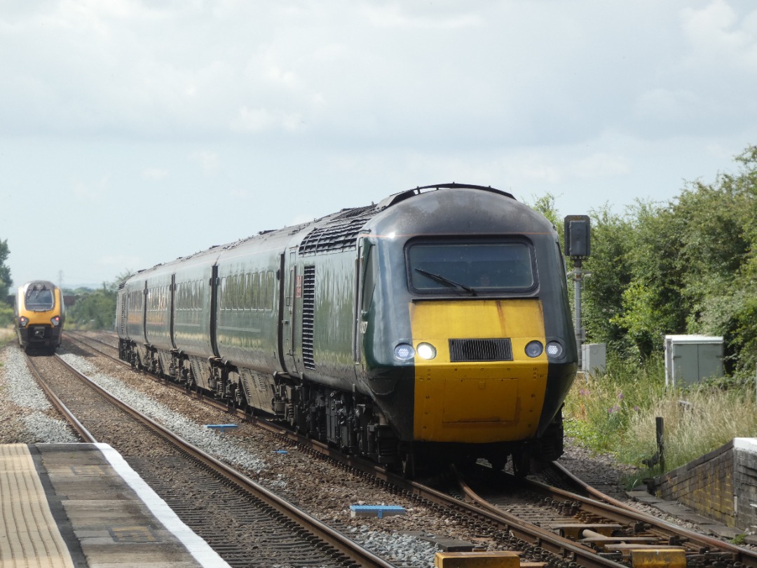 Jacobs Train Videos on Train Siding: #43027 is seen pulling into Highbridge and Burnham station working a Great Western Railway service to Cardiff Central from
Penzance