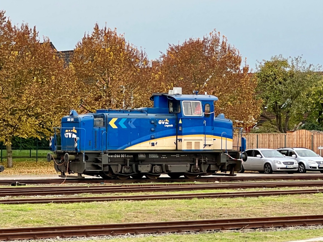 Frank Kleine on Train Siding: Some shots from today's round trip in the Elbe-Weser area northeast of Bremen: a LINT in Bremerhaven Main Station awaiting
departure...