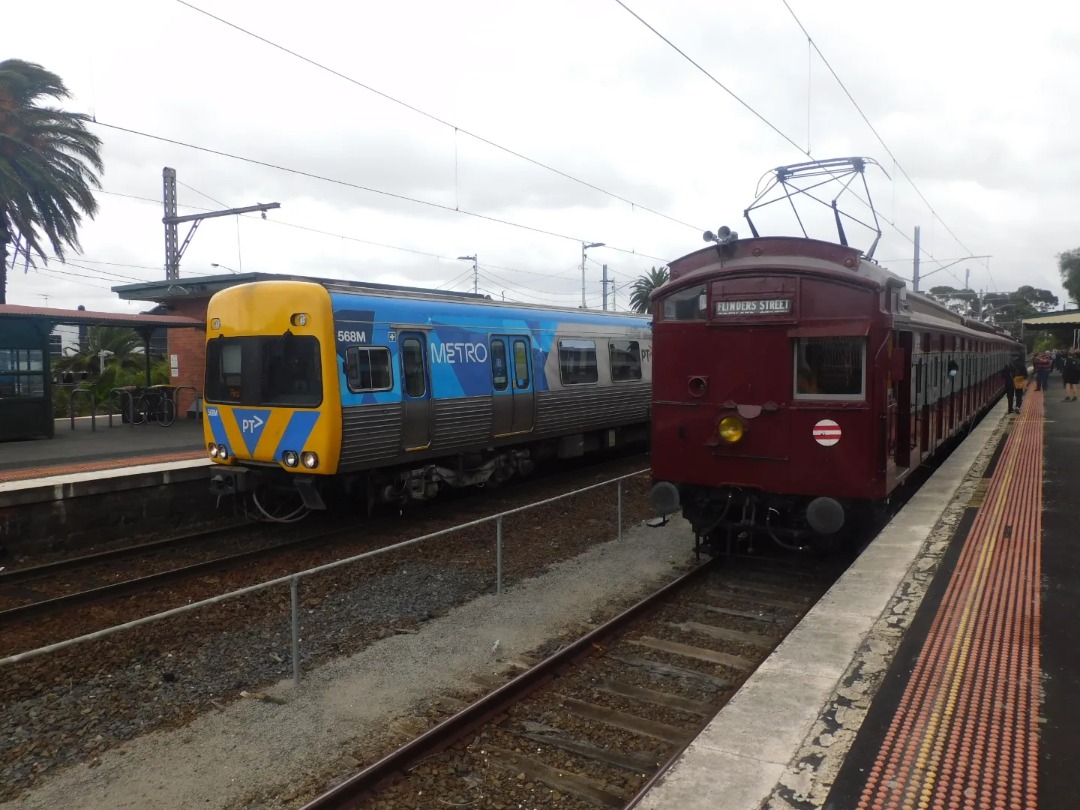 Lachlan Steininger on Train Siding: Various photos of the Tait Set 317M, 230D, 208T, & 381M. Comengs & G515 at essendon station. 8.3.22.
#victorianrailways #train...