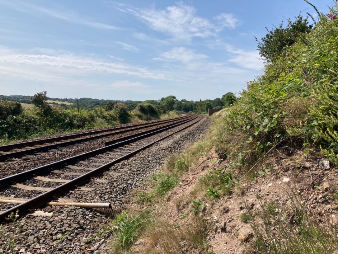 Martin Lewis on Train Siding: I've been scouting out some new spots today between Camborne and Truro, I will definitely be back when it's a bit cooler
to do these again