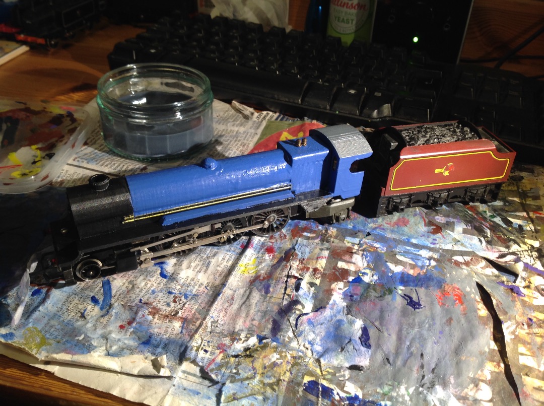 Hadren Railway on Train Siding: The Pacific is finished! Spent most of the evening getting the fit right, painting it and finally glueing the whole thing
together....