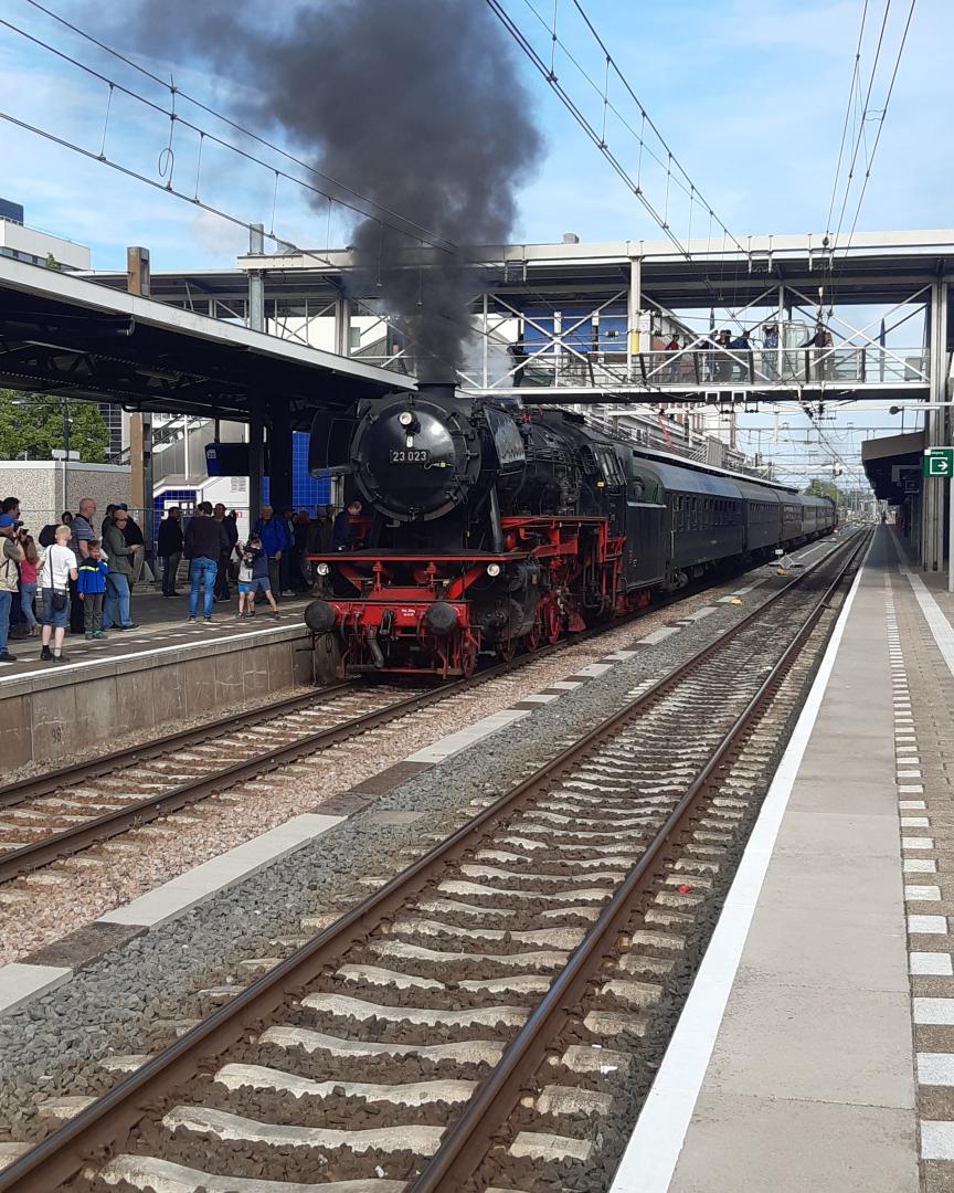 Sydney Heus on Train Siding: On 21th may i was able to catch this beautiful steamloc #trainspotting #steamlocomotive #Dordtinstoom #smoke #ssn #dampflok #steam