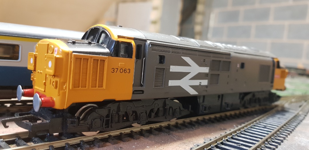 Wits Main & Branchline on Train Siding: Class 37 No. 37063 is seen stabled at Ivy TMD after a Traction Motor Blower failure. Good news is, she'll be
fixed by the time...