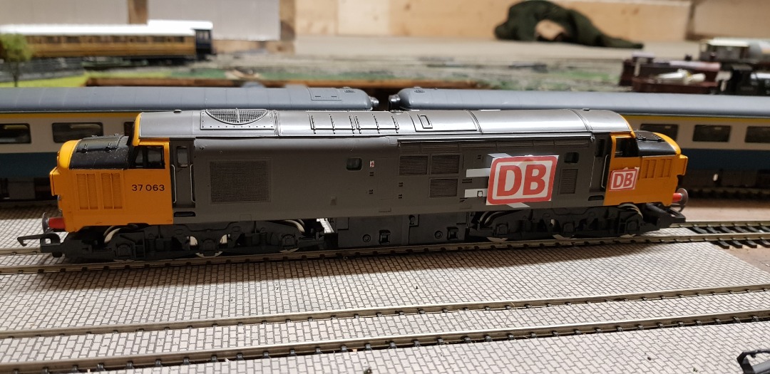Wits Main & Branchline on Train Siding: DB Schenker have finally added their logos to Class 37 No. 37063. Remnants of the old Large Logo from the previous
owner are...