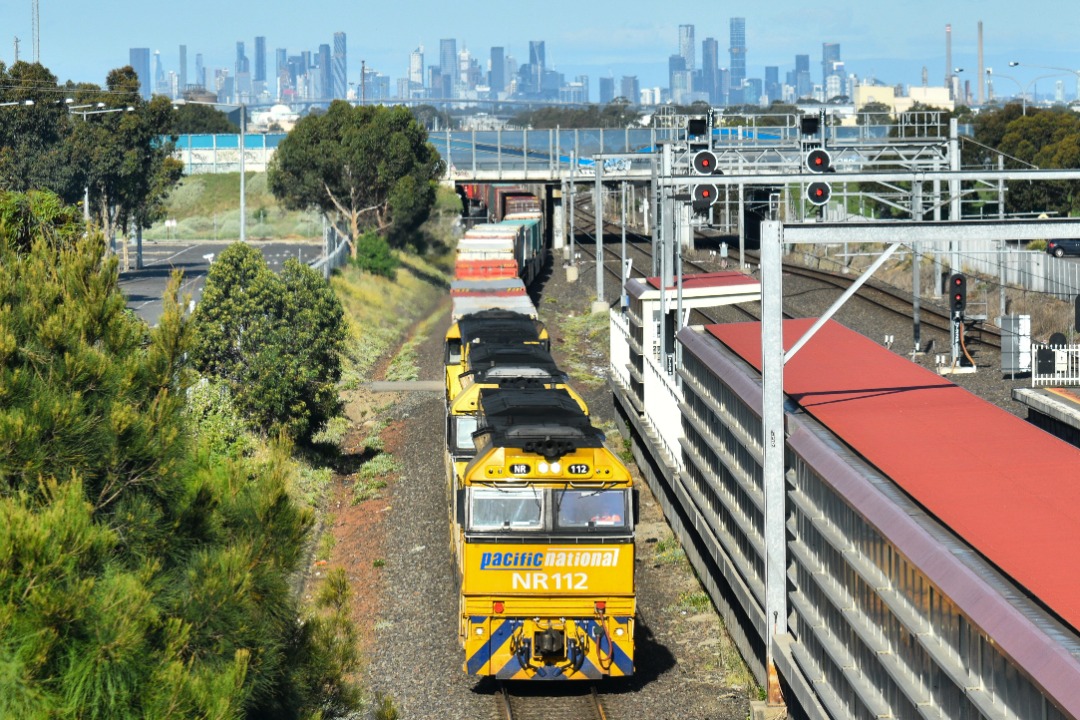 Shawn Stutsel on Train Siding: With Melbourne City in the background, Pacific National's NR112, NR89 and NR82 race through Laverton, Melbourne with 5MA5,
Intermodal...