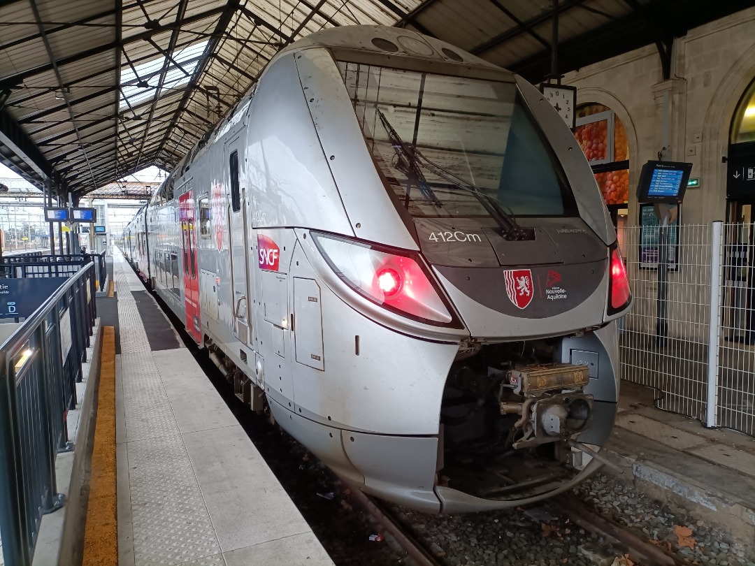 Oriana on Train Siding: Ici nous avons un autorail très prisé pour les banlieues en France ! Le fameux Regio2n qui se divise en deux
catégories, Omnéo premium V200...