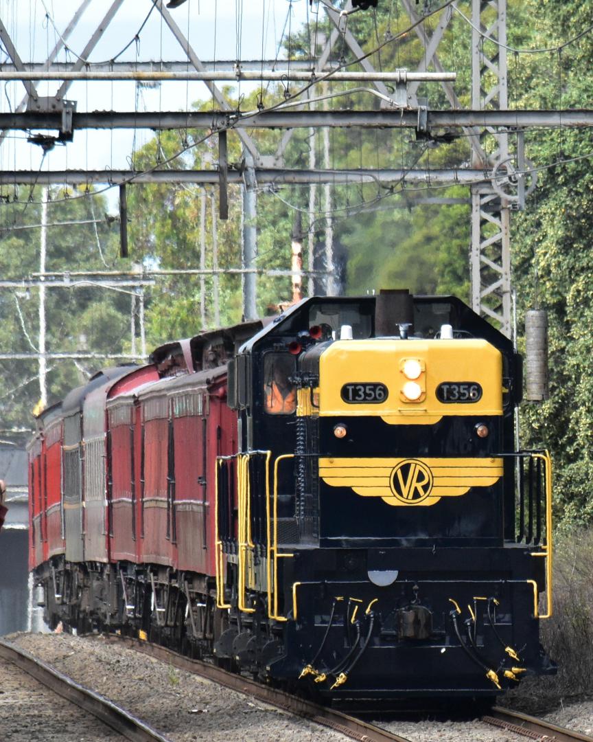 Shawn Stutsel on Train Siding: With enthusiasts trying to get the perfect shot before being blocked by an approaching Werribee service, Steamrail's T356
and T364 power...