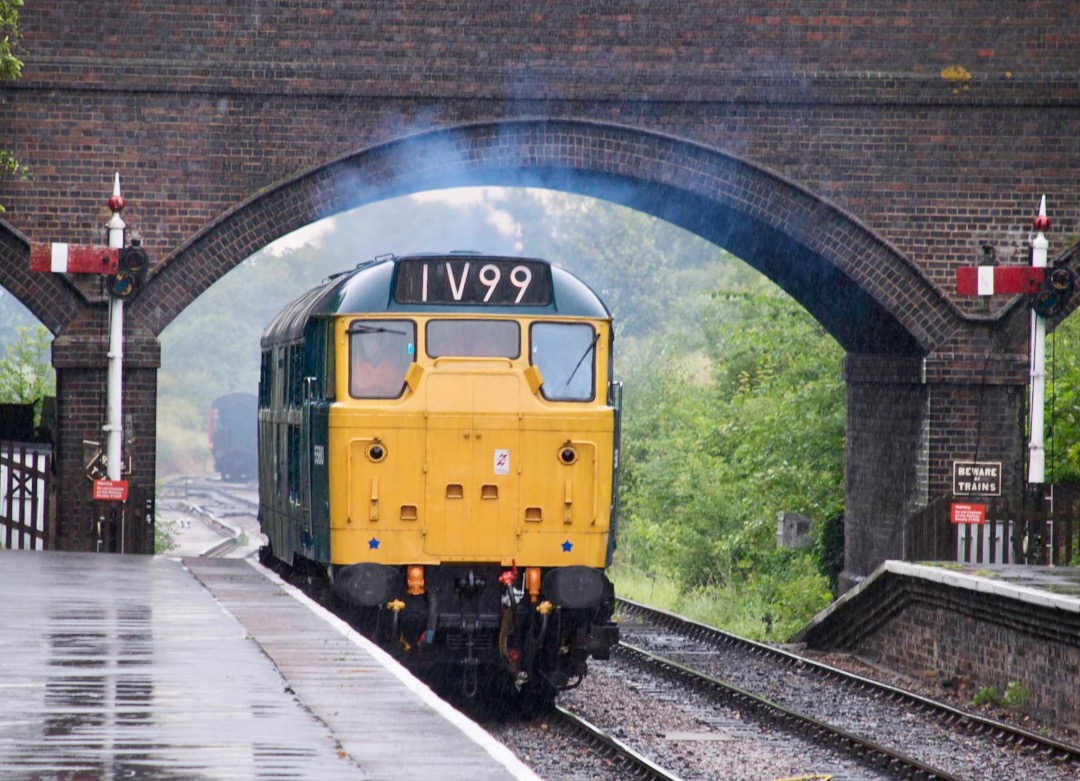 Michael Gates on Train Siding: A blast from the past! On a wet 5th July 2008 Class 31 31162 (running as 5580) waits at Toddington Station on the Gloucestershire
and...