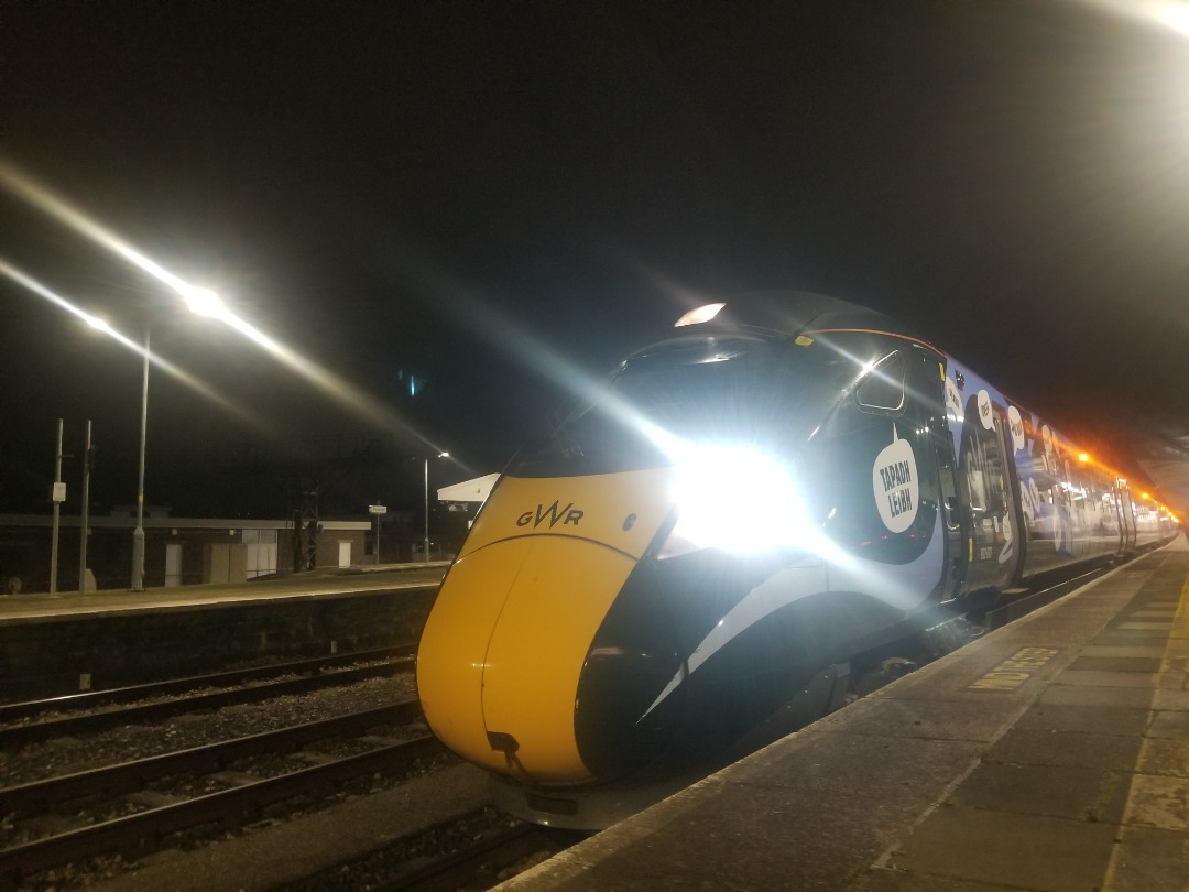 ChewieTheHusky on Train Siding: My ride down to Plymouth last night, 802 020 and 802 001 forming a 10 car service. 802 001 is not seen in the pictures