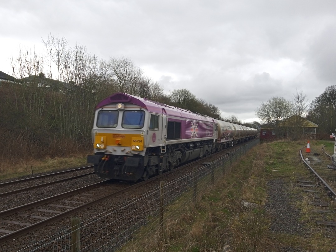Cumbrian Trainspotter on Train Siding: GBRF class 66/7 No. #66734 'PLATINUM JUBILEE'passing Appleby this morning working 6G03 0729 Clitheroe Castle
Cement to Mossend...