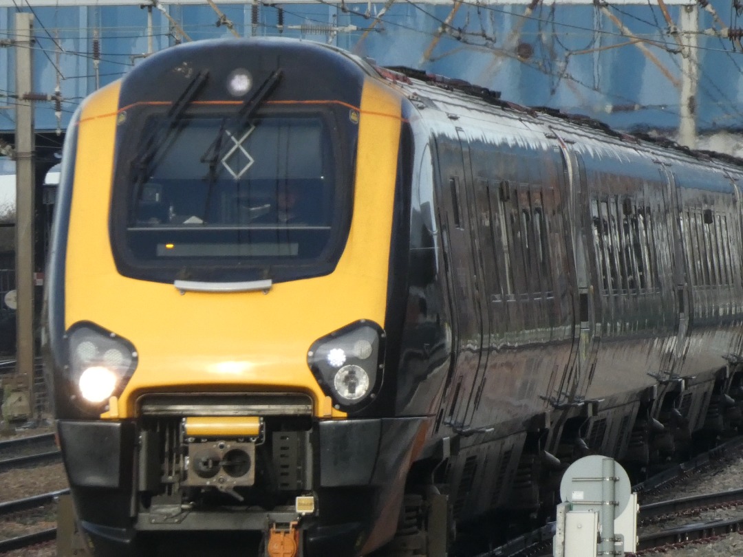 Semaspots Trains on Train Siding: A grand central class 221 Voyager Bradford to London Kings Cross approaching Doncaster