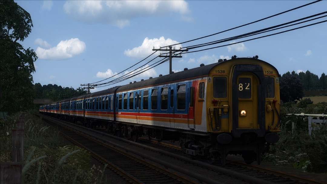Emily on Train Siding: Here you see a 4+4+4-CEP on its way from London Waterloo to Portsmouth Harbour, replacing a 4+4+4-CIG service