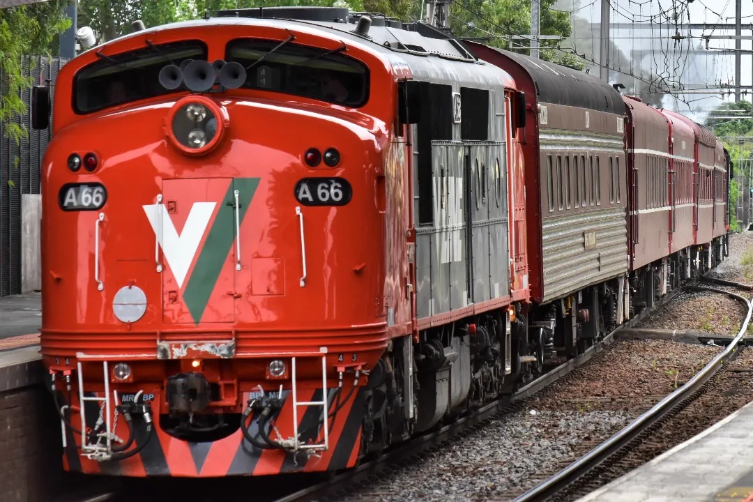 Shawn Stutsel on Train Siding: 707 Ops R707, along with V/Line's A66 rumbles through Footscray Station, Melbourne with an afternoon Shuttle to Laverton
running as 8529...