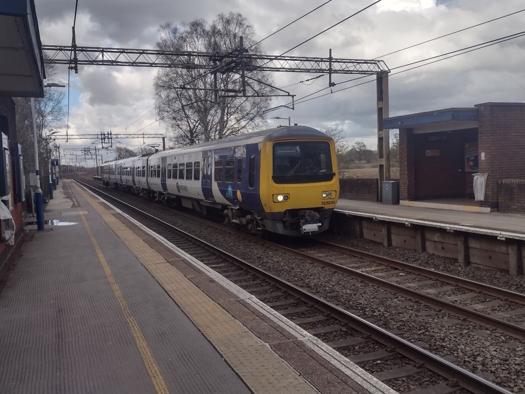 Hardley Distant on Train Siding: CURRENT: 323239 calls at Chelford Station today with the 2K39 15:06 Manchester Piccadilly to Crewe (Northern) service.