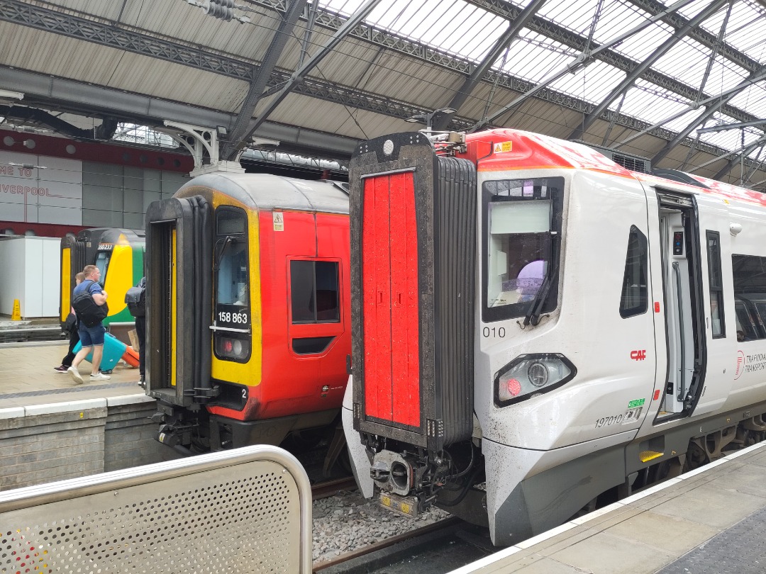 Arthur de Vries on Train Siding: Just arrived with this London Northwestern train at Liverpool Lime Street station. Nice variety of trains here!