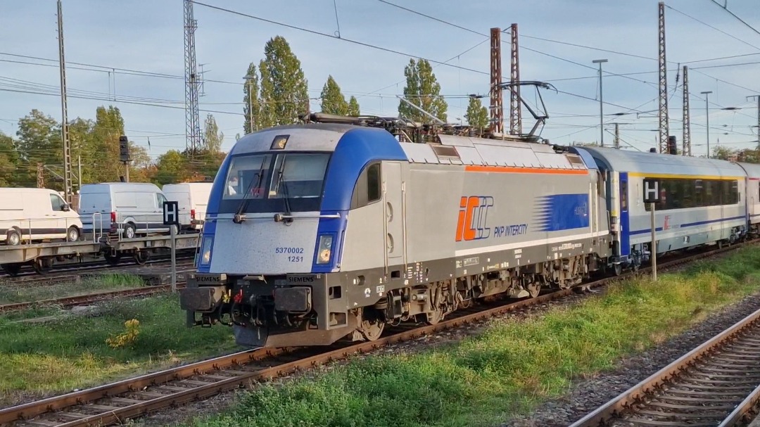 TheTrainSpottingTrucker on Train Siding: 3 separate Polish Intercity services to Berlin within the space of half an hour due to delays in Poland. Taken at
Frankfurt...