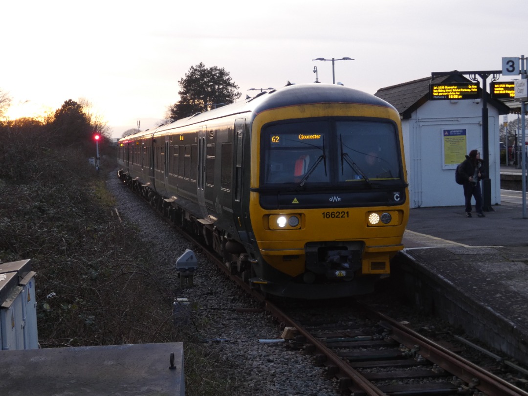 Jacobs Train Videos on Train Siding: #166221 is seen in the twilight at Castle Cary station working a Great Western Railway service to Gloucester from Weymouth