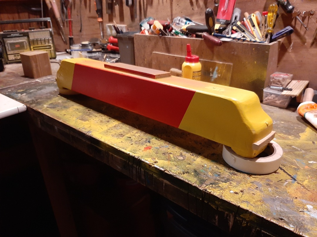 RRail on Train Siding: Ik wasn't quite happy with the NS Dutch postal train I've made last summer. It was one of my first projects and with the time I
figured out how...