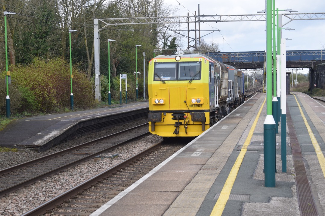 Hardley Distant on Train Siding: CURRENT: MPV Units DR98906 (Front) and DR98956 (Rear) pass through Acton Bridge Station today working the 3Z74 10:44 Wigan
Locomotive...