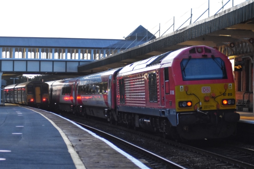 George Stephens on Train Siding: Transport For Wales 67015 and 82226 (DVT) leaving Llandudno Junction heading to Holyhead working the late running “24
minutes...
