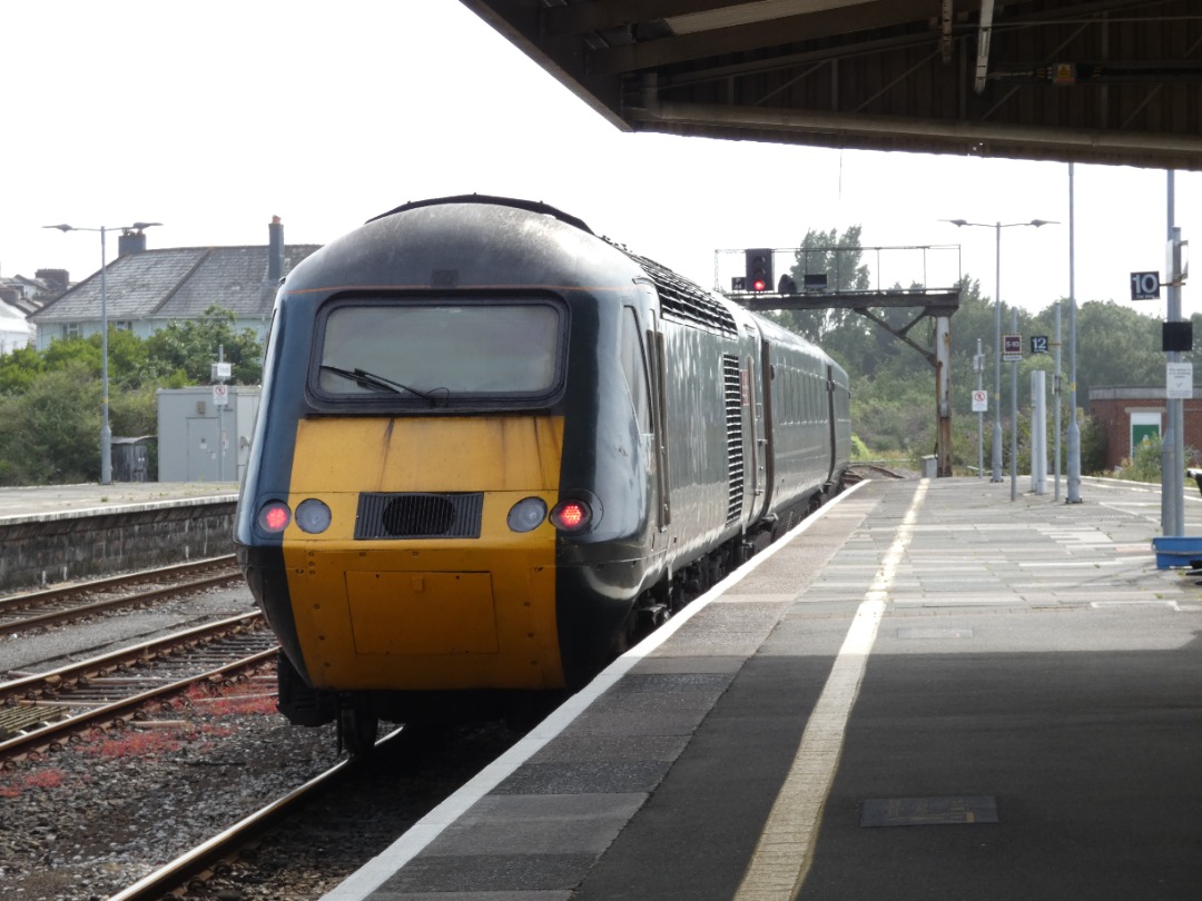 Jacobs Train Videos on Train Siding: #43154 is seen leaving Plymouth station on the back of a Great Western Railway service to Penzance from Cardiff Central