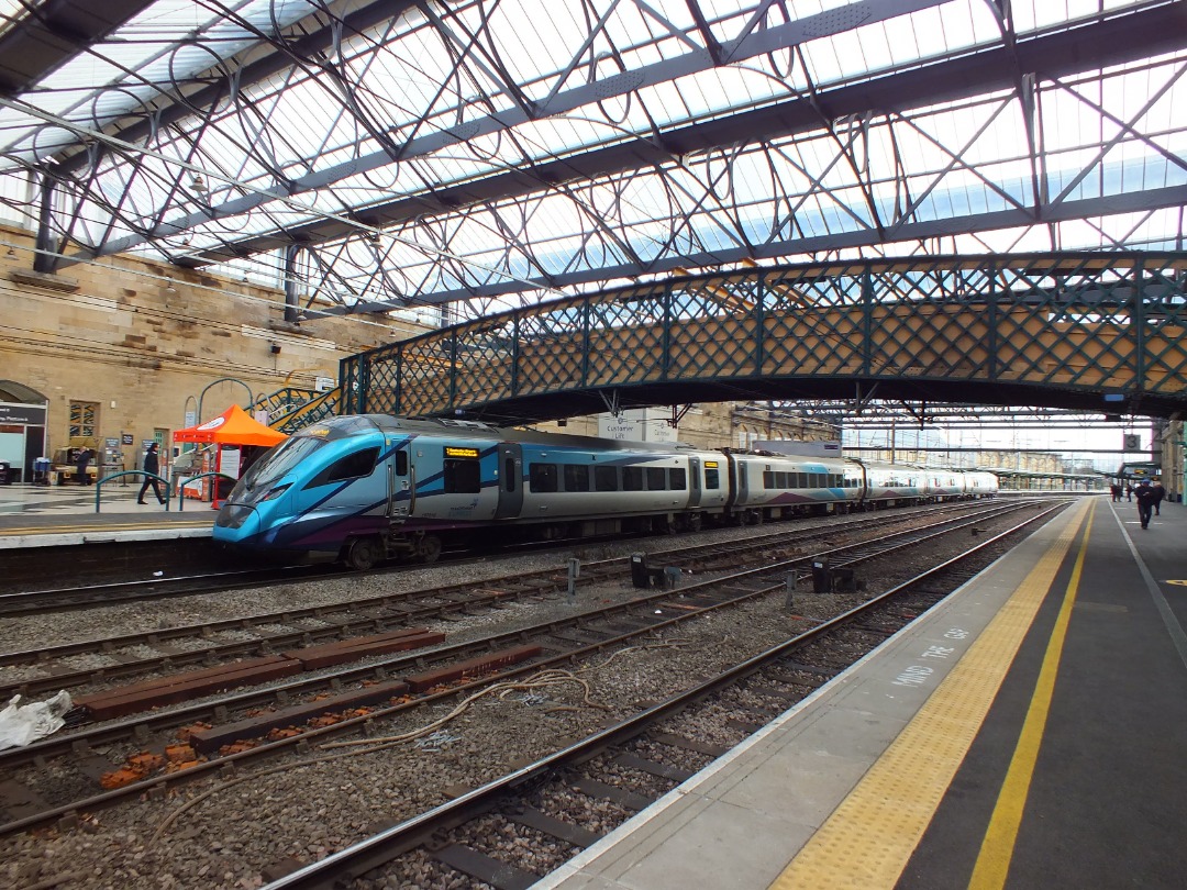 Cumbrian Trainspotter on Train Siding: Transpennine Express class 397/0 No. #397010 calling at Carlisle yesterday working 1M85 1012 Edinburgh to Manchester
Airport.