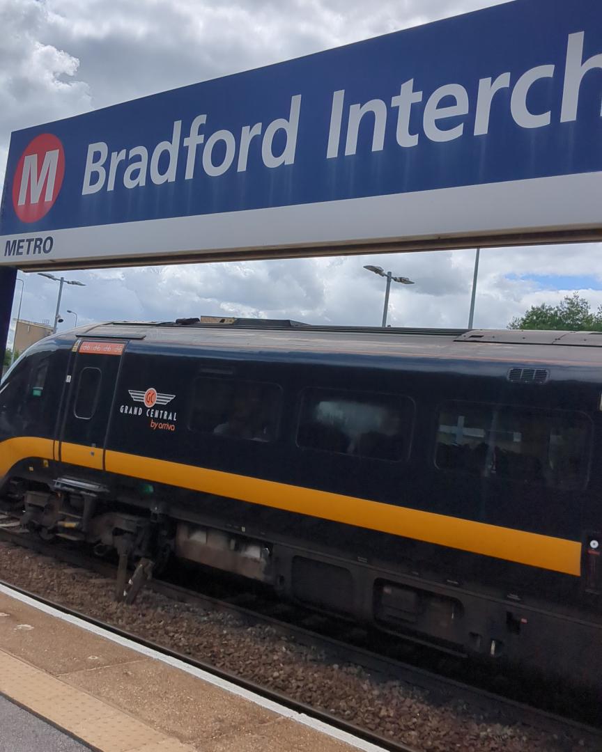 Adrian Marsh on Train Siding: Grand Central Service I caught from Doncaster to Bradford Interchange, Via Wakefield Kirkgate. When it left Wakefield Kirkgate it
stopped...