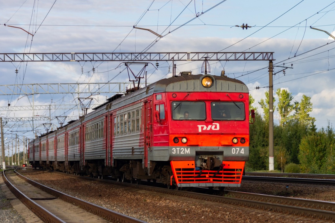Vladislav on Train Siding: electric train ET2M-074 following the route St. Petersburg - Poselok arrives at the station Kobralovo