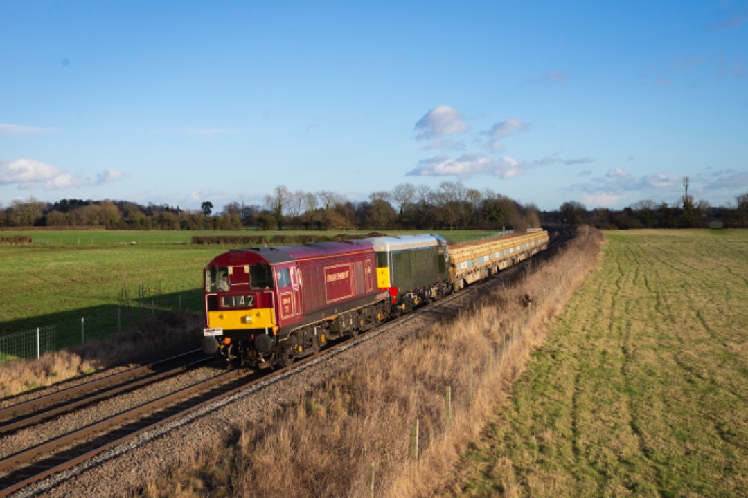 David Mainor on Train Siding: Loram 20142 + 20007 are seen accelerating past Borrowash on 6Z25 Doncaster Wood Yard Civil Engineers Sidings - Derby R.T.C. on
February...