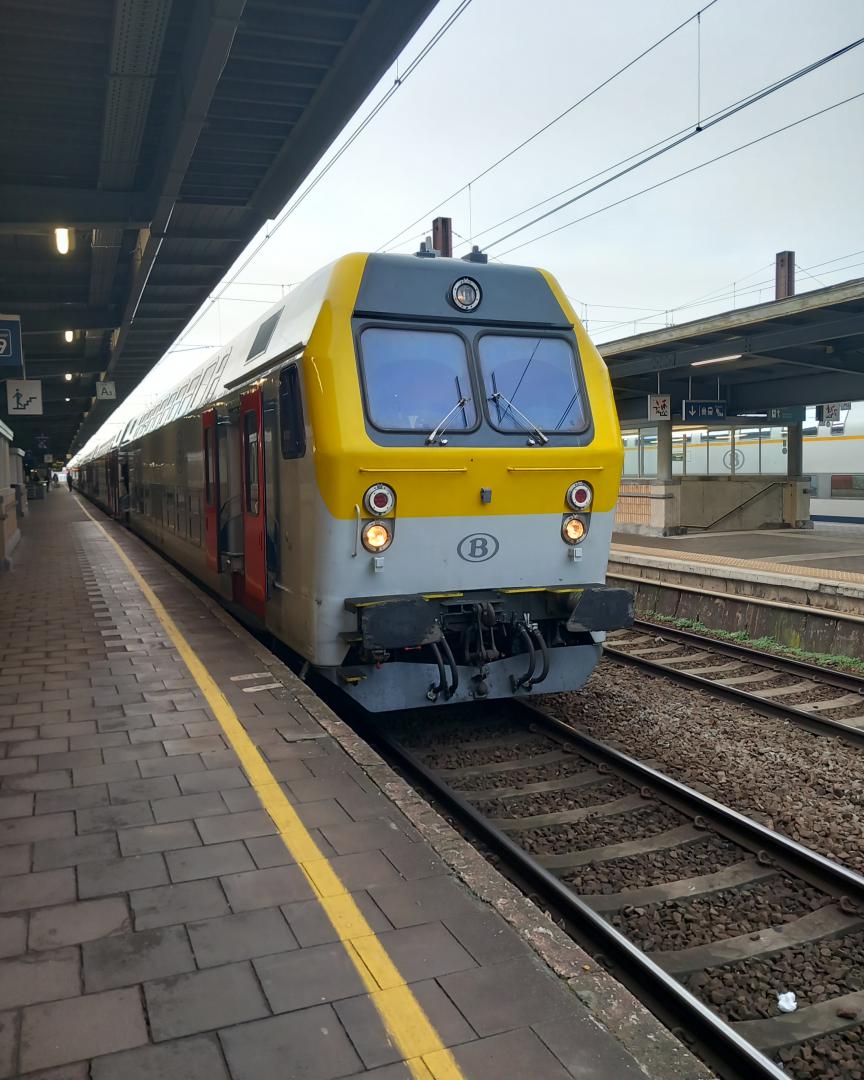 Alessandro Panepinto on Train Siding: M5 SNCB en gare de Bruxelles-Midi / M5 NMBS in station Brussel-Zuid / M5 SNCB in Brussels-South station 🇧🇪