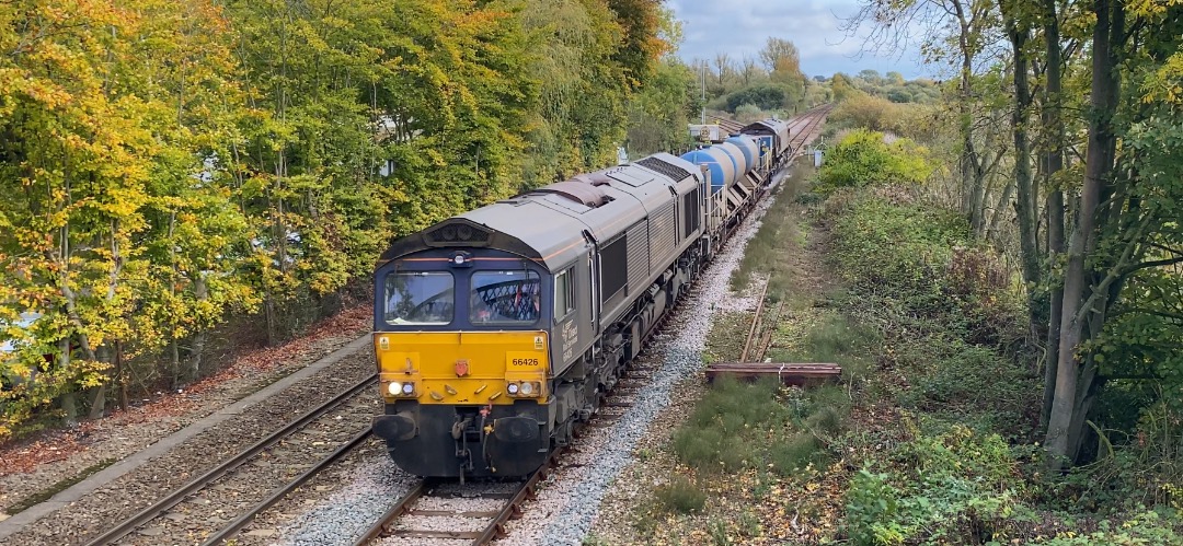 George on Train Siding: Direct Rail Services Class 66 426 and 66 126 on rear doing RHTT action. Running 3S01 Stowmarket D.G.L. - Stowmarket D.G.L. just coming
off the...
