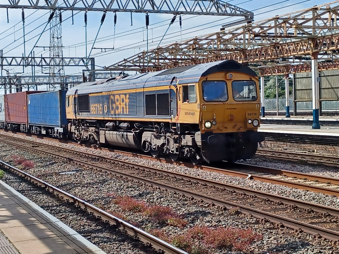 Trainnut on Train Siding: #photo #train #diesel #station #electric today at Crewe 66716, 730103, 47746 and 805001 & 805003 first test run on the North Wales
Coast.