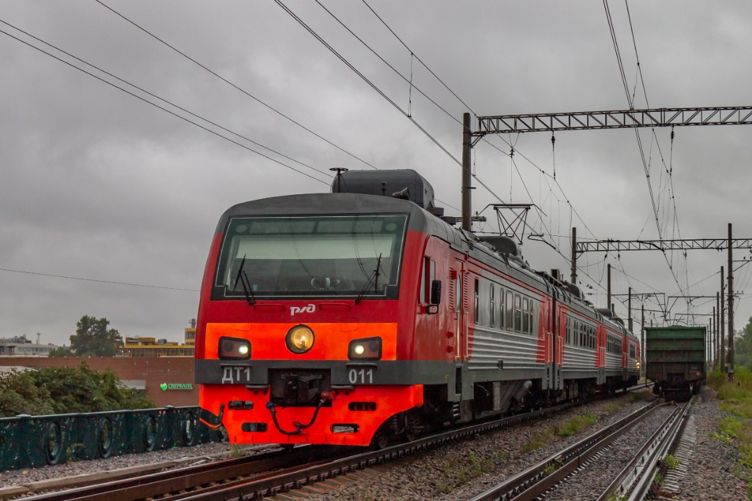 Vladislav on Train Siding: Evening. Rainfall. Petersburg. official diesel-electric train DT1-011 at the Tsvetochnaya station. specifically, this diesel train is
a...
