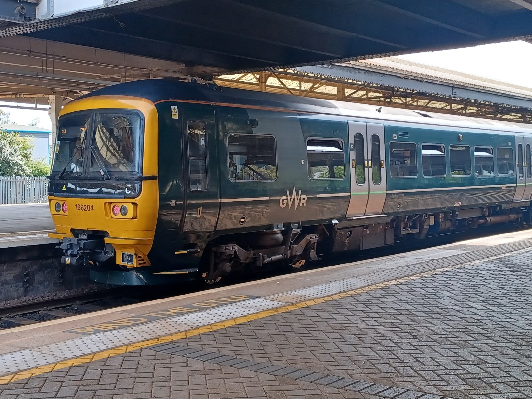 Trainnut on Train Siding: #trainspotting #train #diesel #dmu #hst #station 37401 at Crewe. 43378 at Birmingham and class 166 at Newton Abbot.