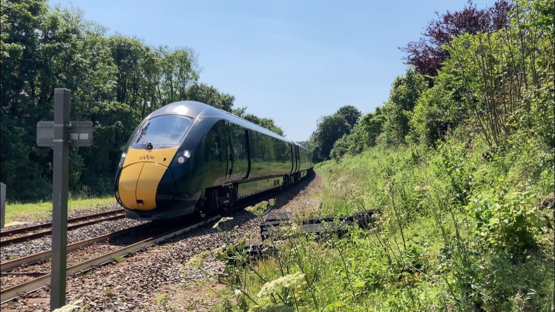 Martin Lewis on Train Siding: A couple of days ago, I finally managed to see the Masked IET at Paradise Level Crossing, along with a class 43 Castle Class and a
Class 158