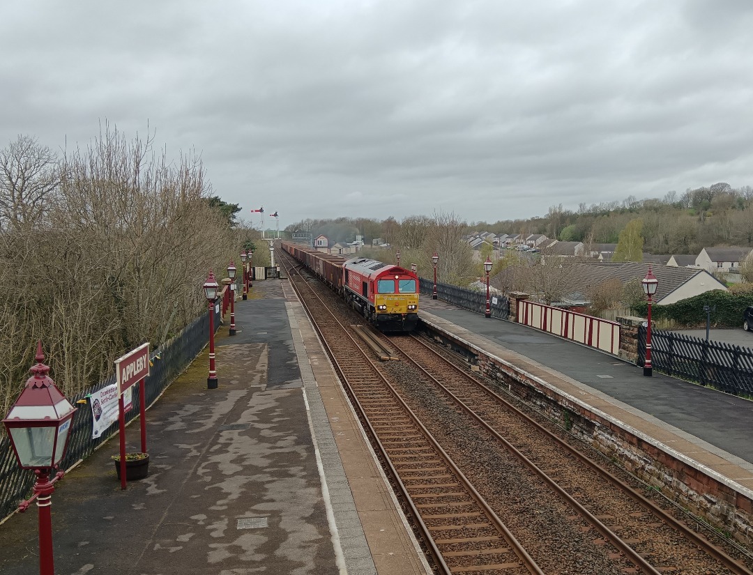 Cumbrian Trainspotter on Train Siding: DB Cargo class 66/1 No. #66136 wearing the 'Yiwu-London Train' vinyls passing Appleby this morning working 6E97
1044 New Biggin...