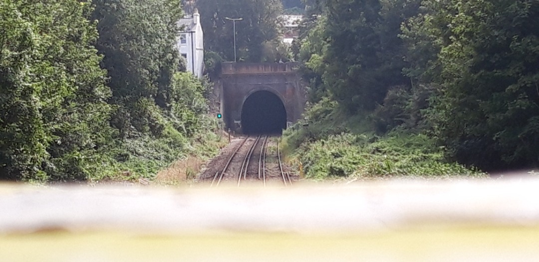 matthew_garner on Train Siding: #trainspotting #train #emu #station #tunnel #bridge This was taken from Pells Footbridge (677) on KJE1 in Lewes last Saturday.
The...