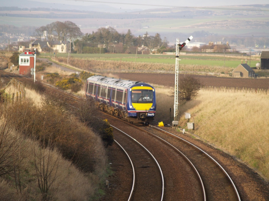 John Duffy on Train Siding: 170 414 heading south leaves the only single track section of the ECML and rejoins double track at Usan.