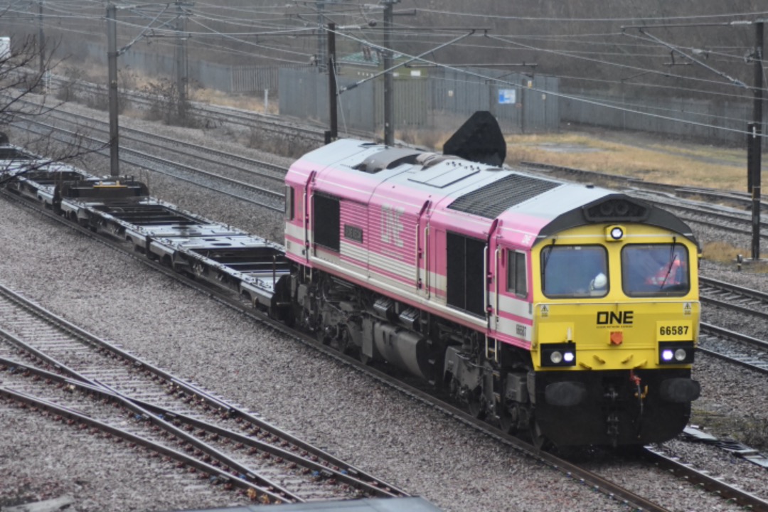 George Stephens on Train Siding: Freightliner 66587 (As One We Can) seen at Darlington Up Sidings working 4L78 South Bank Tees Dock - Felixstowe
