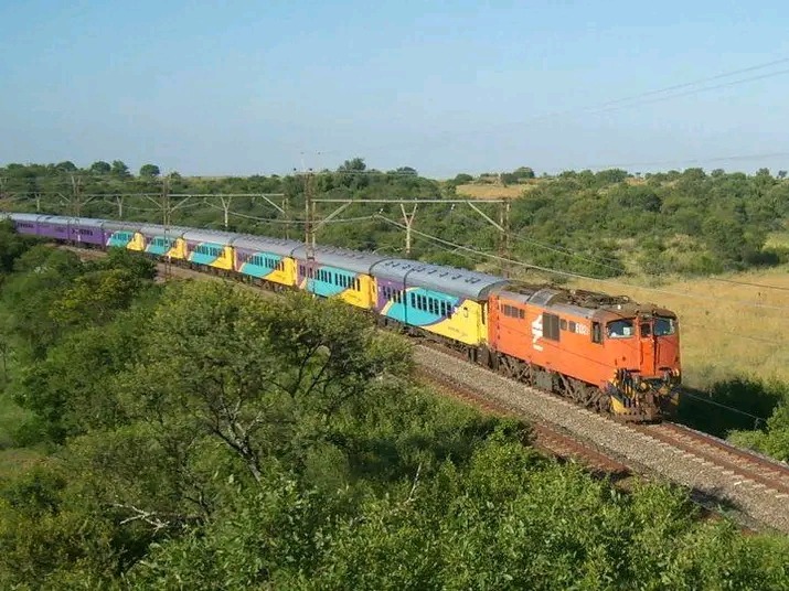 jadewilson on Train Siding: An ex-Spoornet Transnet Freight Rail class 6E1 in charge of an extra Amatola long distance train