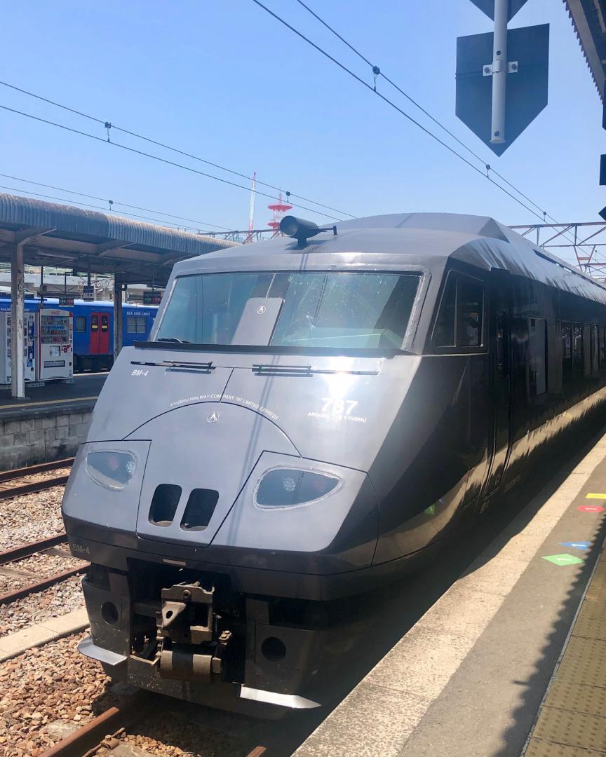 Frank Kleine on Train Siding: The 787 series set BM-4 just arrived as the Kamome Limited Express from Hakata in Nagasaki Station. For me, the Darth Vader
amongst the...