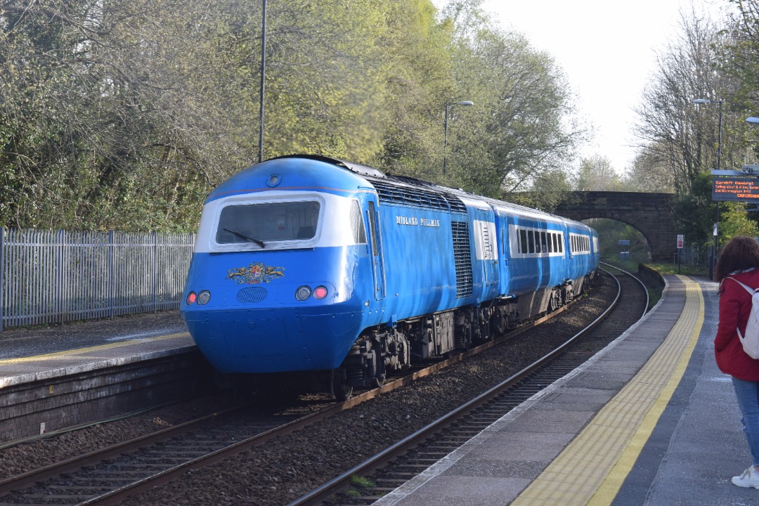 Hardley Distant on Train Siding: CURRENT: 43047 (Front - 1st Photo) and 43055 (Rear - 2nd Photo) call at Ruabon Station today with the 1Z43 07:04 Wolverhampton
to...