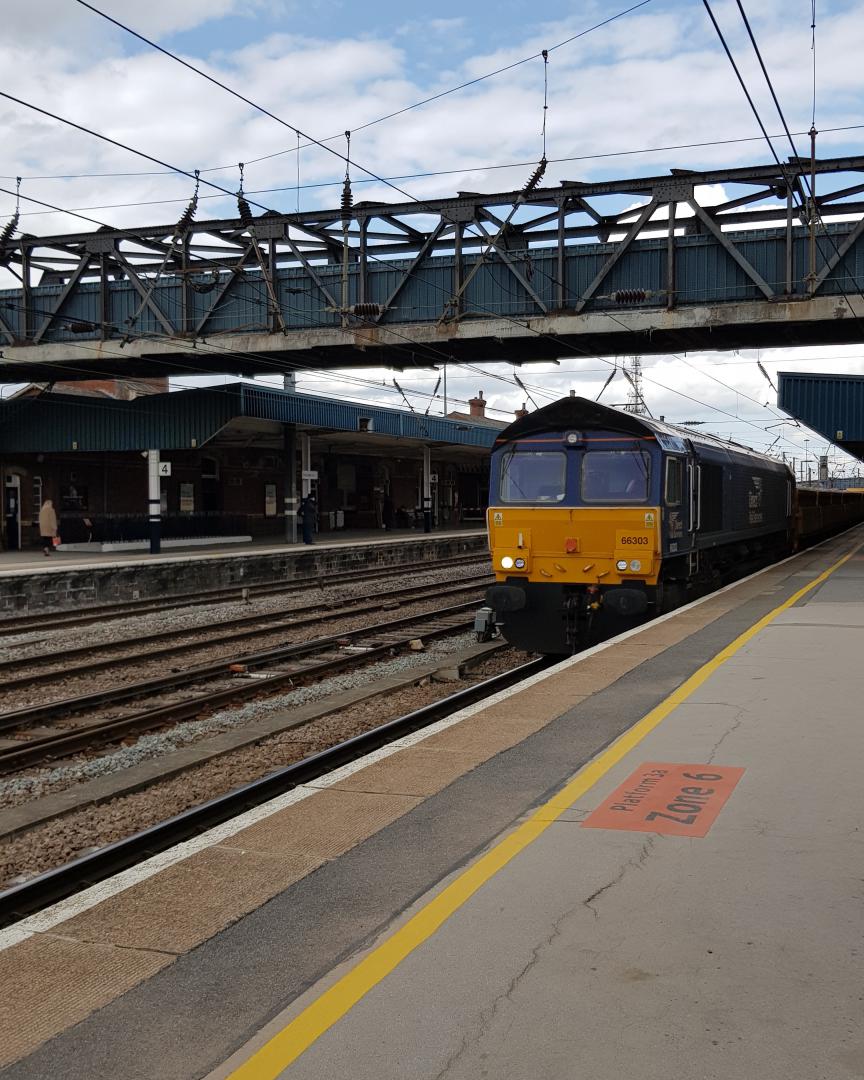 Andy Cooper on Train Siding: Doncaster station, for all your trains spotting needs. Beer and a chat with Stephen Herbert last week