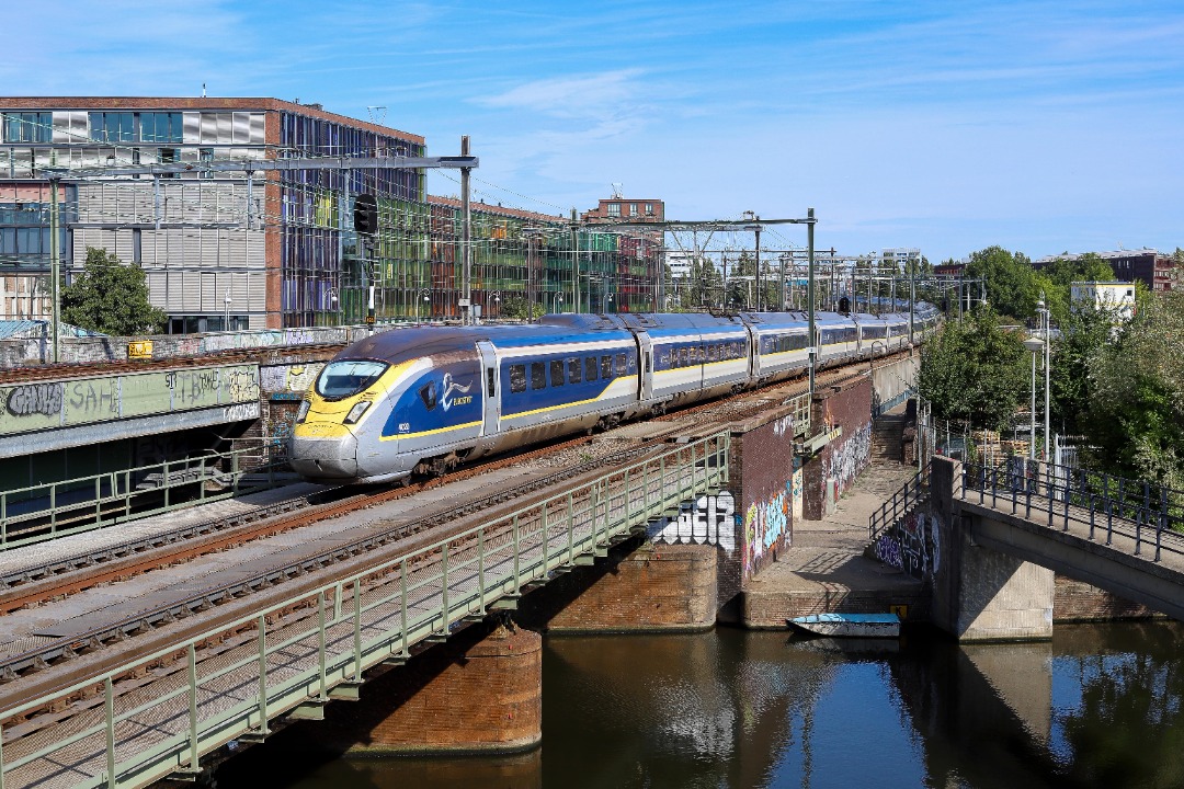 Railhobby on Train Siding: Op maandag 5 september 2022 passeerde het Eurostar treinstel 4020/4019 het Lozingskanaal in Amsterdam-Oost toen de trein als leegmat
79106...