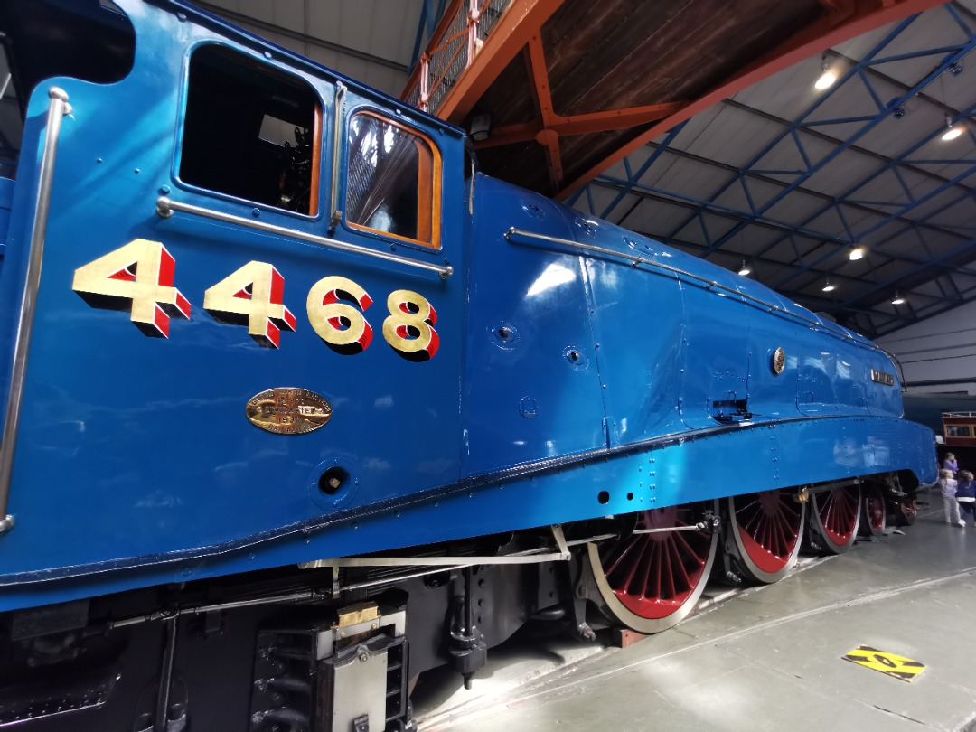Sar James on Train Siding: Post of one of if not my favourite loco. Gresleys A4, Mallard. See at the NRM YORK last year where I also picked up my very own
Mallard!