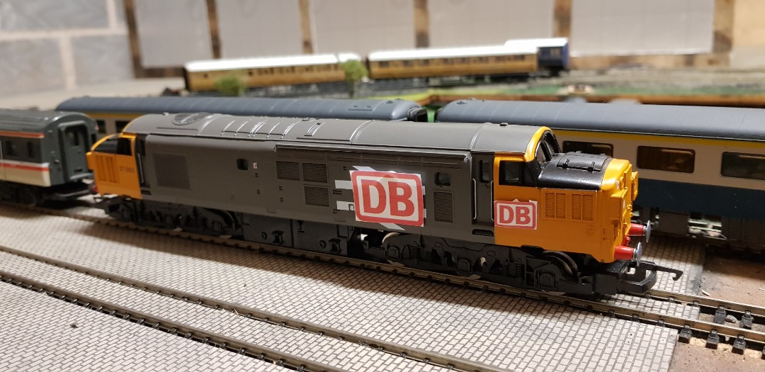 Wits Main & Branchline on Train Siding: DB Schenker have finally added their logos to Class 37 No. 37063. Remnants of the old Large Logo from the previous
owner are...