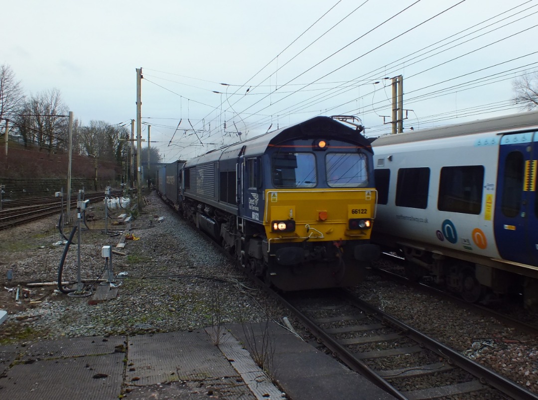 Whistlestopper on Train Siding: Direct Rail Services class 66/1 No. #66122 approaching Preston Station on Tuesday 13th February 2024 working 4S44 12:16
Daventry...