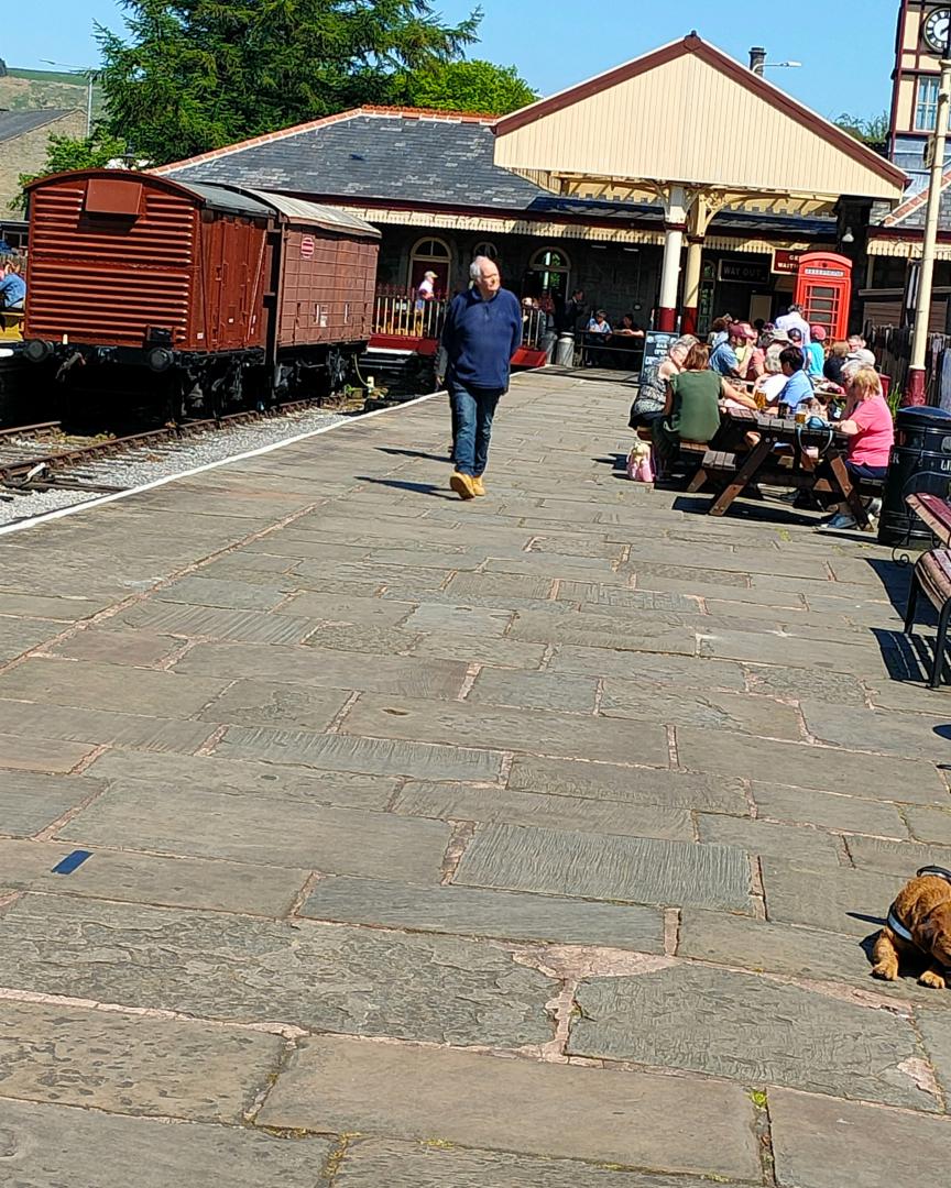 Brian Johnson on Train Siding: Visit to the Rawtenstall terminus of the East Lancashire Railway just in time to see the tail end of a train departing